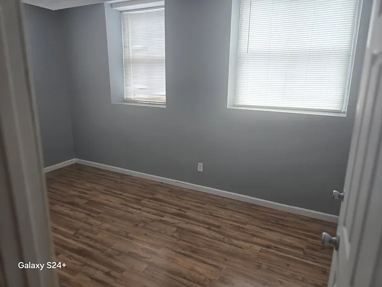 5016 Main St #3 — Photo 7