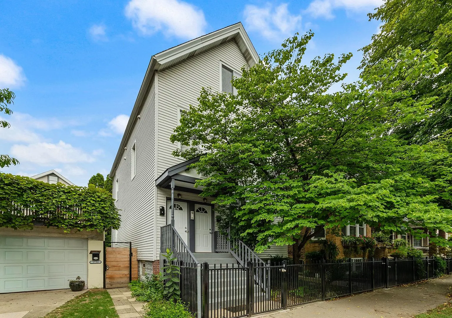 2 bed, $2,400 — Photo 1