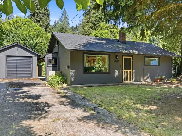 2832 NE Fremont Dr, Portland, OR 97220