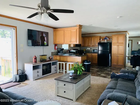 91 Woodchuck Parkway, Whiting, NJ 08759