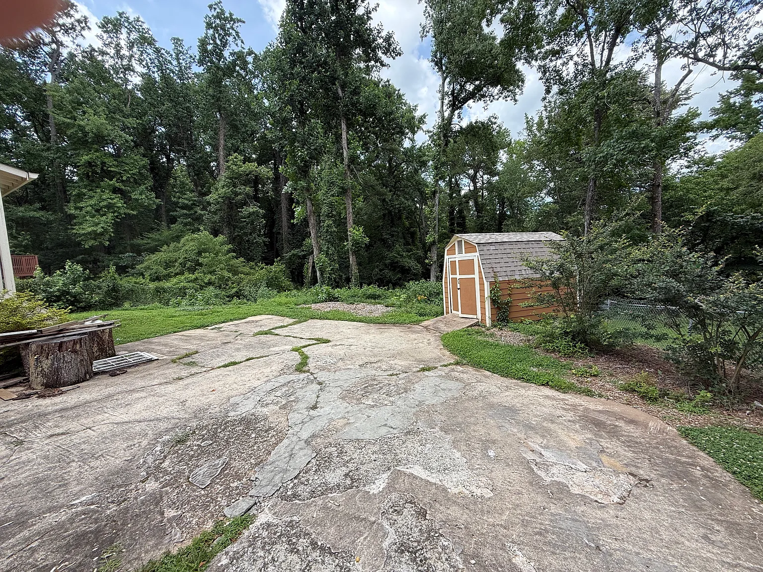 4 bed, 3333 sqft, $2,094 — Photo 3