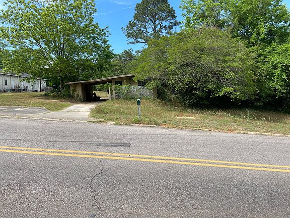 3rd image of 2204 Deese Rd