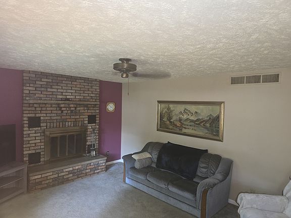 3rd image of 125 S Fisher St