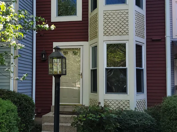 1775 Whisperhill Dr, Reston, VA 20194