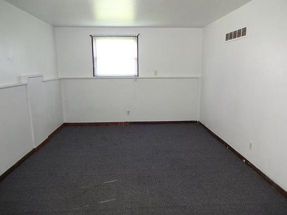 4th image of 2431 Jonathan Ave