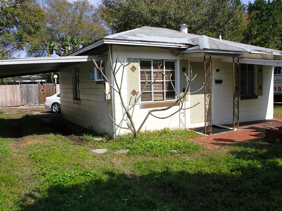 4427 1/2 4th Ave N