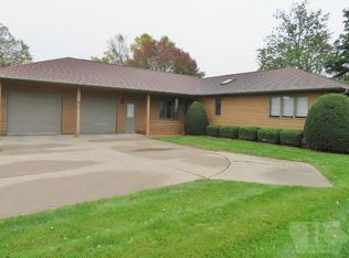 406 Richard Ln, Marshalltown, IA 50158