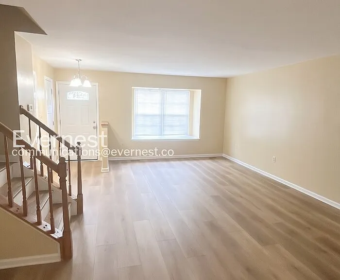 7345 Rhondda Dr — Photo 10
