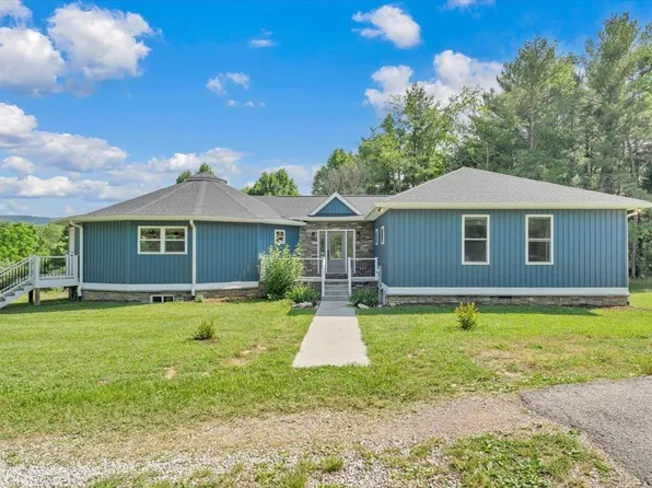 3202-3204 Mathews Ln, Blacksburg, VA 24060