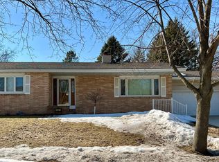 1621 Bunker Hill Rd, Albert Lea, MN 56007