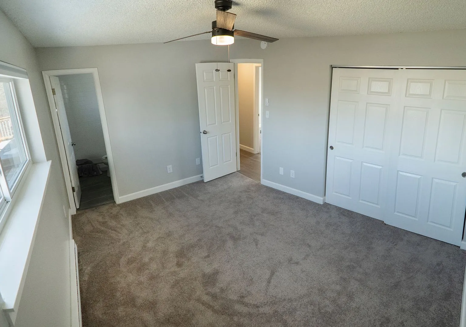 Beautifully Updated 4B/2B in Central Fort Collins! Quiet Neighborhood! — Photo 3