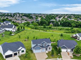 3667 NW 165th St, Clive, IA 50325