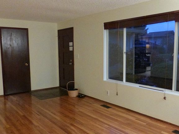 3rd image of 12536 SE 72nd St