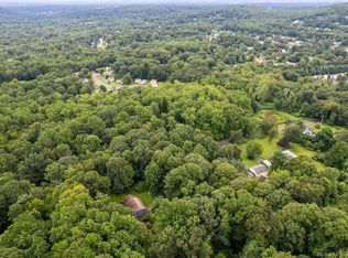 160 Gaylord Mountain Rd, Hamden, CT 06518