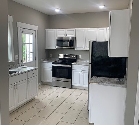 2nd image of 3324 Burnet Ave