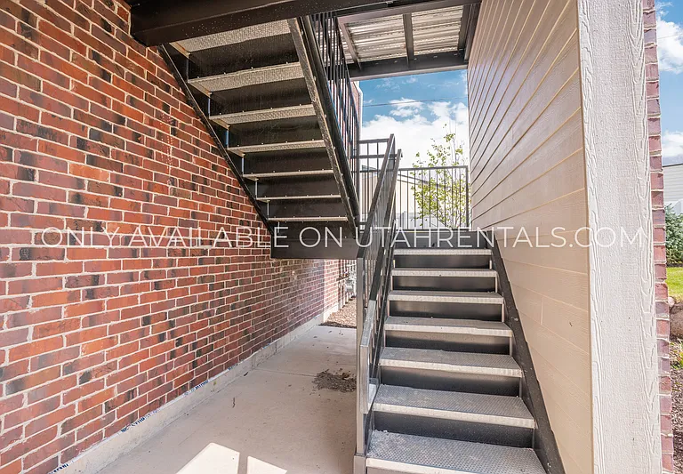 450 W Main St — Photo 32