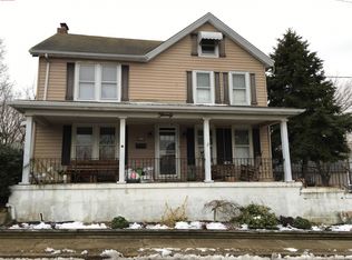 20 W 2nd St, Keyport, NJ 07735