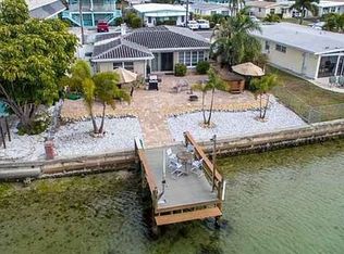 11420 1st St E, Treasure Island, FL 33706