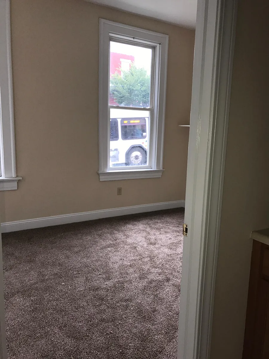 Building Photo - 2364 W Clifton Ave #2