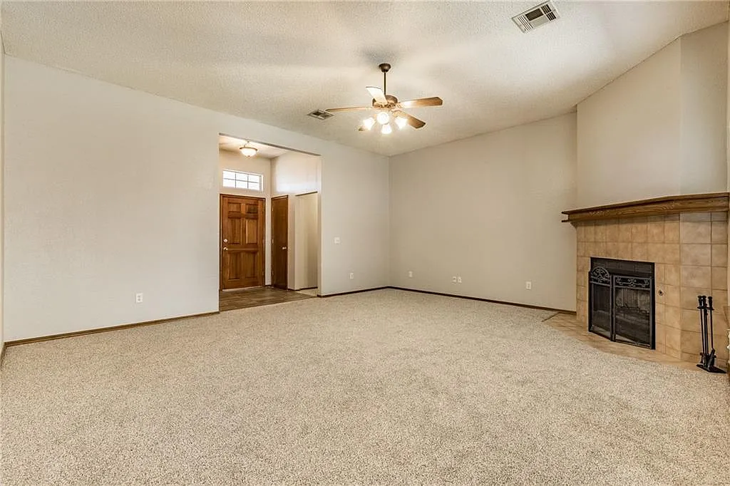 Building Photo - 8901 NW 85th Pl