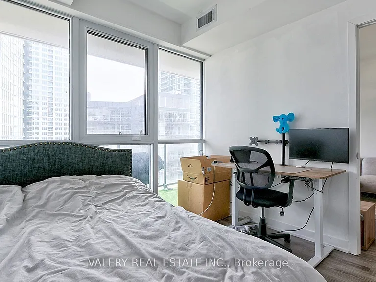 38 Iannuzzi St W #1607 — Photo 6