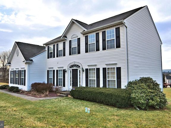 2nd image of 902 Bramblewood Dr
