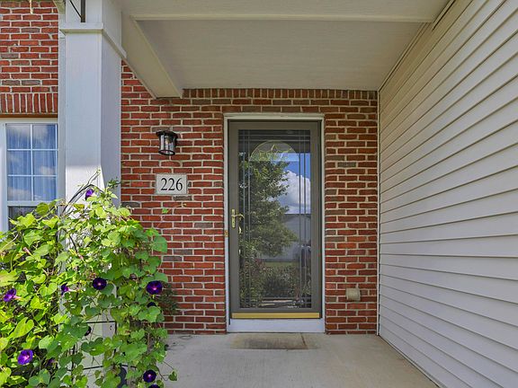 5th image of 226 Durand St