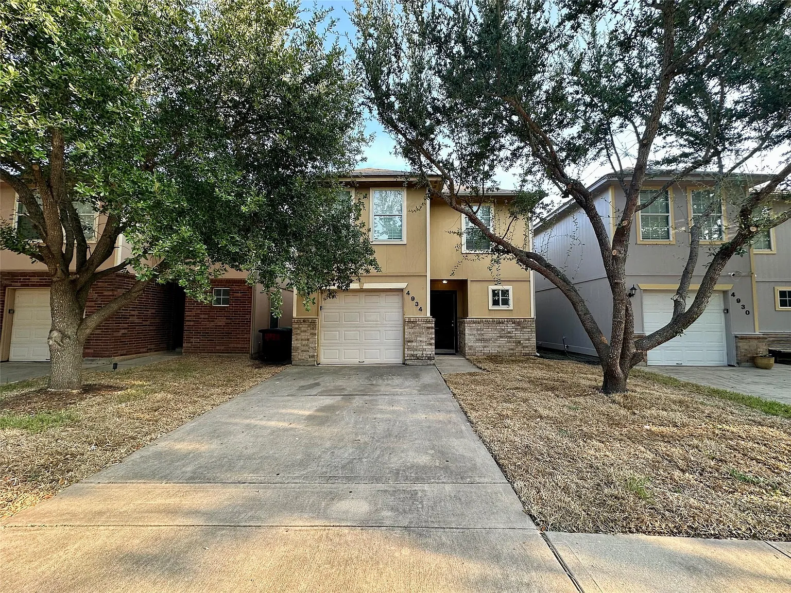 4 bed, 2.5 bath, 1700 sqft, $1,645 — Photo 1