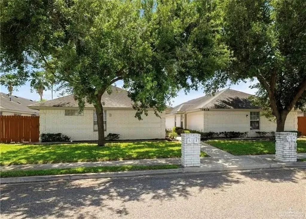 3 bed, 2.0 bath, 1100 sqft, $1,050 — Photo 1