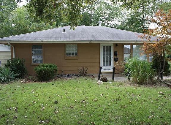 4th image of 450 Marechal Ln