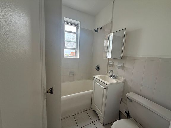 2nd image of 34 Kensington Ave #D2