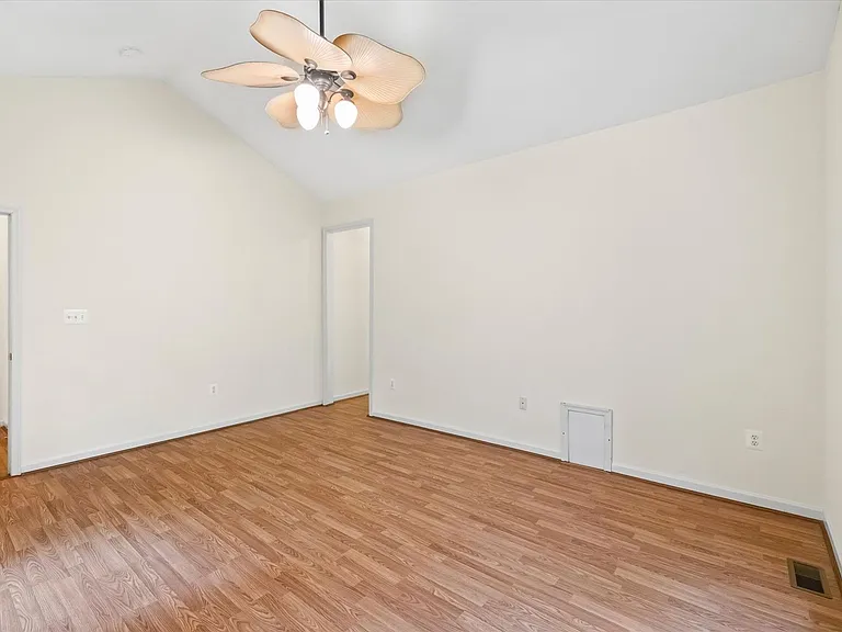 4107 Lakeview Pkwy — Photo 23