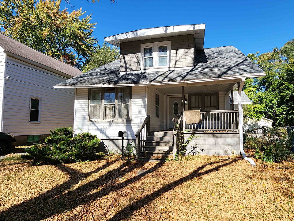 1st image of 2129 2nd St