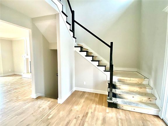 4th image of 1031 Jasmine Dr