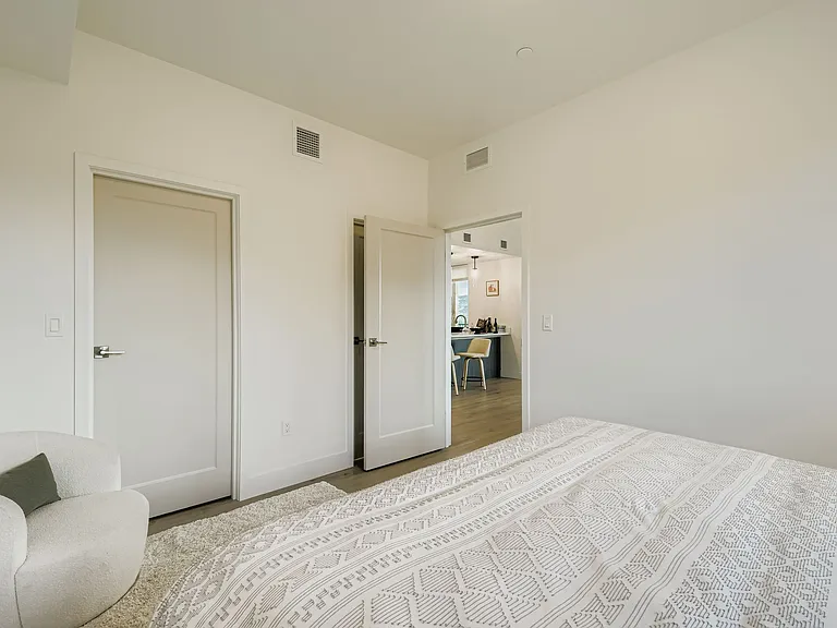 91 Mount Hope Cir #B303 — Photo 12