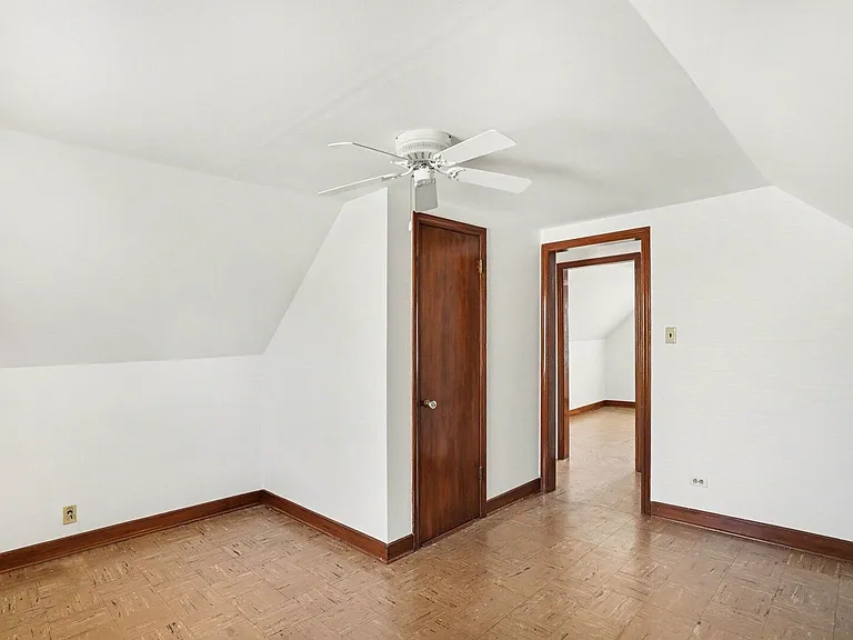 995 S Swain Ave — Photo 8