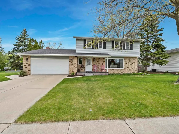 413 S Good Hope Rd, De Pere, WI 54115