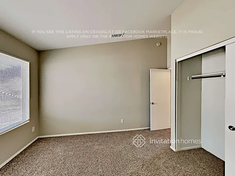 7039 S 19th St — Photo 10