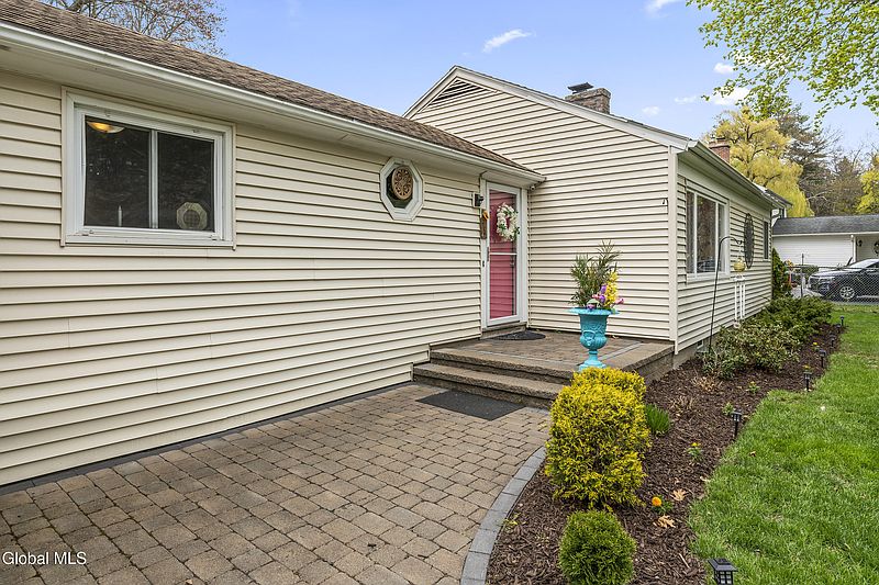 4th image of 16 Morningside Drive
