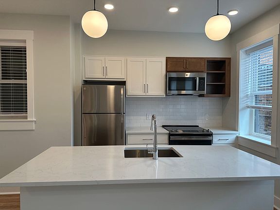 4th image of 210-218 W 12th St #218-403
