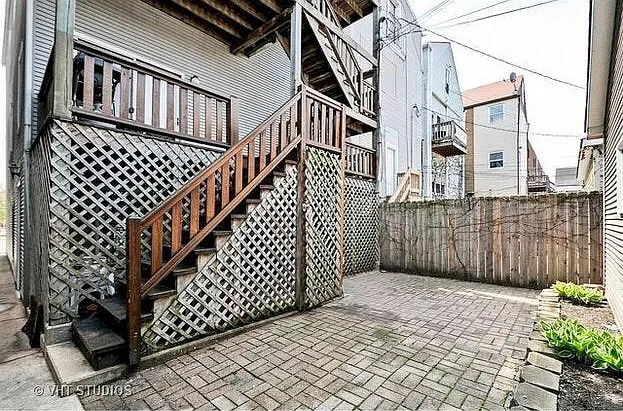1126 W Roscoe St — Photo 7