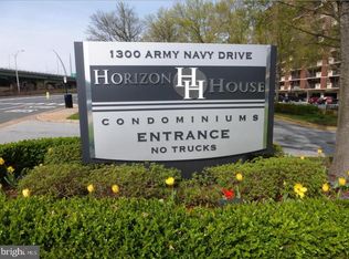 1300 Army Navy Dr APT 102, Arlington, VA 22202