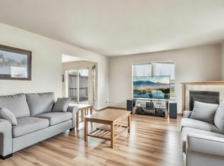 N7735 Maple Ridge Rd, Oconomowoc, WI 53066