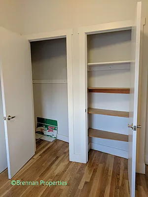 Rented by Manhattan Management LLC | media 27