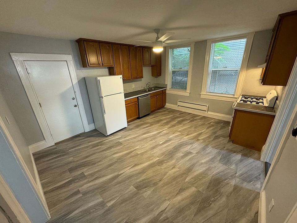1st image of 215 S 300 E APT 2
