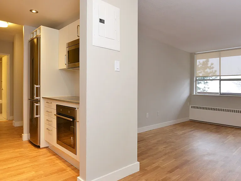230 Oak St — Photo 62