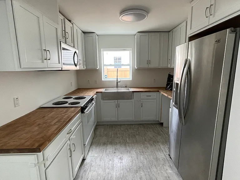 35 SW 6th St #1 — Photo 28