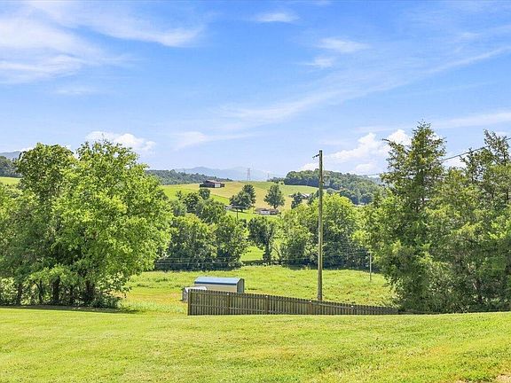 4th image of 128 Barger Hollow Rd