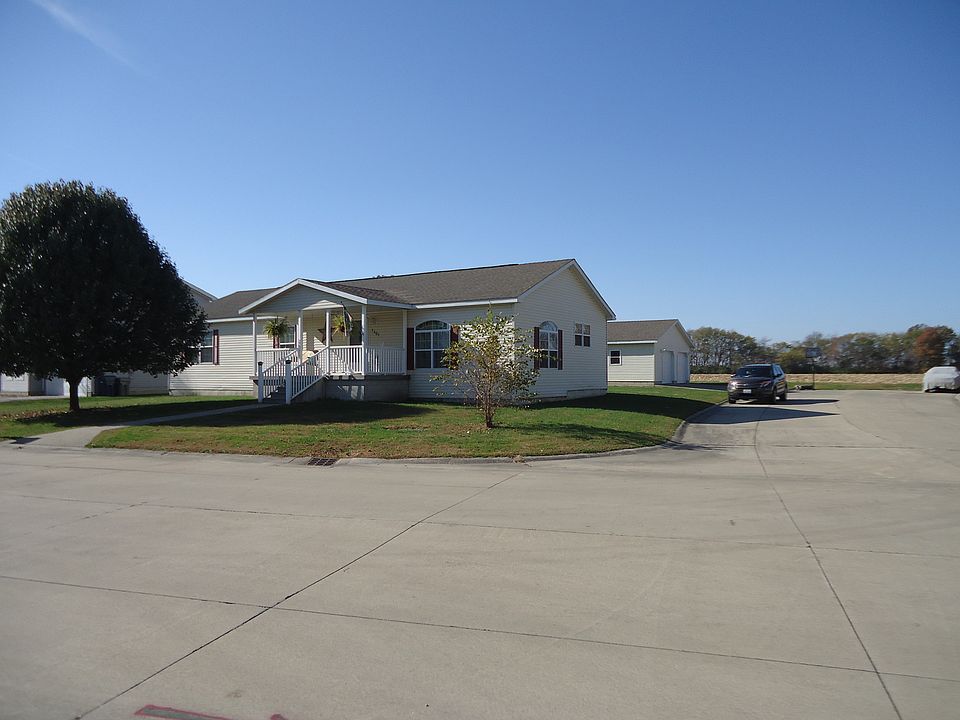 1st image of 1501 S Willow Dr