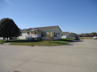 1501 S Willow Dr, Robinson, IL 62454